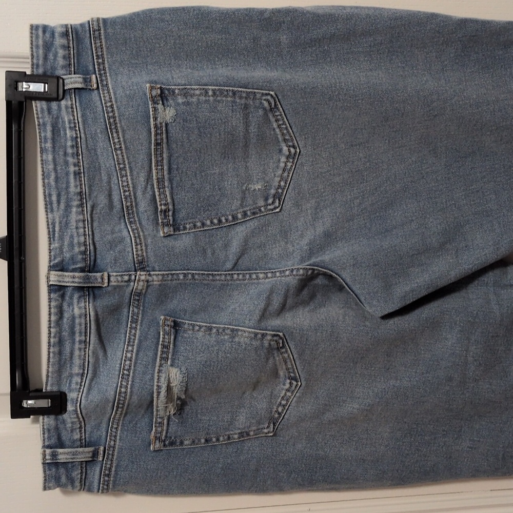 High rise Ripped Light Blue Jeans - Picture 5 of 6
